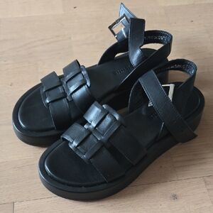 La Canadienne Aubree Platform Sandal